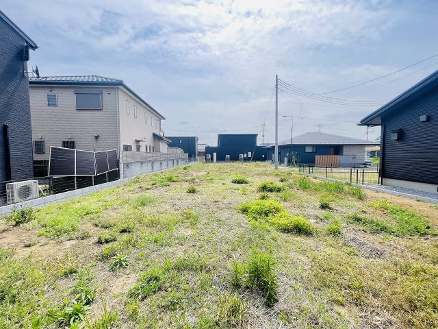 近隣は比較的新しい建物が多いです
