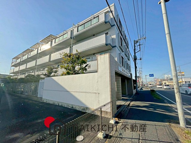 apartment 埼玉県鴻巣市天神２丁目2番36　ローヤルシティ鴻巣店舗101号室