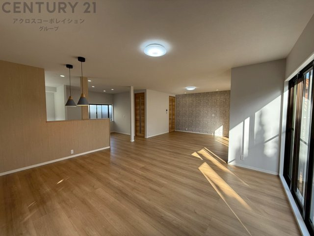 2026年2月リフォーム完了。リフォーム内容（キッチン新調、浴室新調、トイレ新調、洗面台新調、クロス張替、フローリング貼替、外壁塗装、屋根塗装、ハウスクリーニングなど）