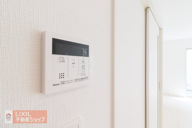 【温水設備】現地完成写真。給湯スイッチ付きで温度調整もラクラクです。
