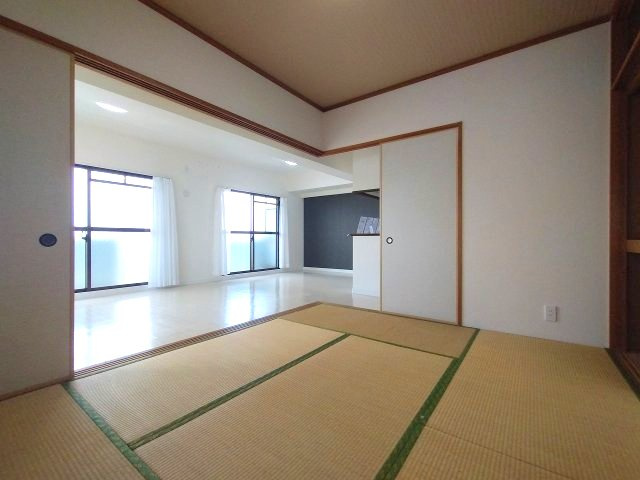 LDに和室が隣接、子供の遊び場・昼寝スペースとして利用できます！