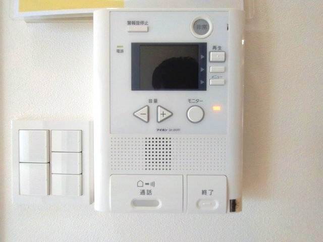 来客が一目で分かるTVモニター付きインターホン！