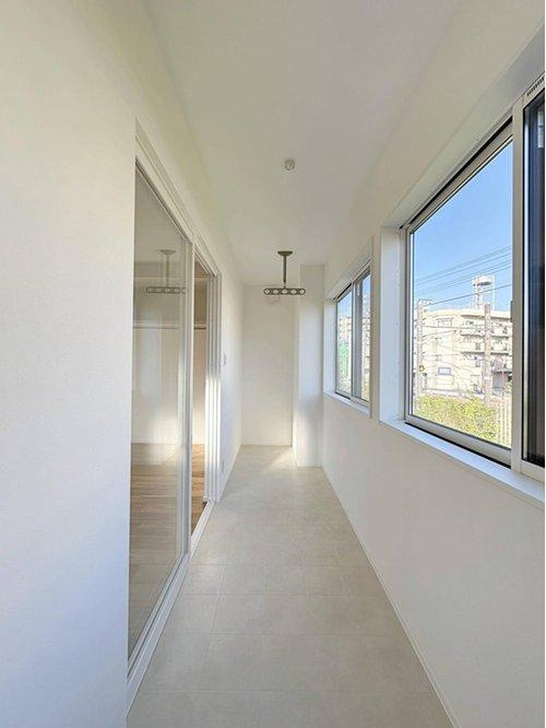 大人気のサンルーム☆　天気や花粉、虫などを気にせずに洗濯物が干せます♪