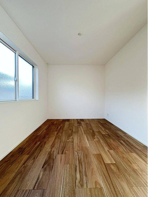 6帖の洋室☆　2階は全部屋6帖以上の広さとなっています♪