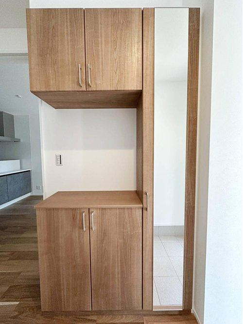 姿見付きシューズボックス☆　大容量のシューズボックスの為、靴もたくさん収納が可能です♪