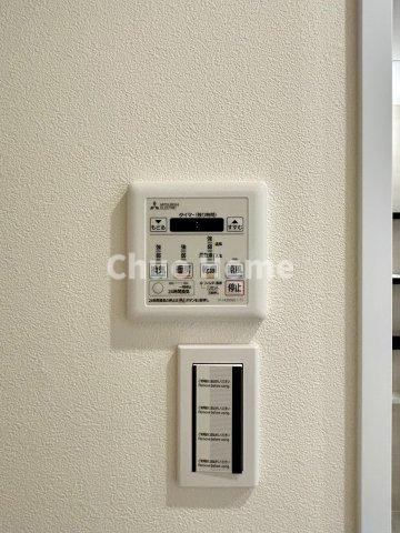 【浴室乾燥機】暖房・冷風・換気・乾燥が可能です。毎日を快適に過ごせるうれしい機能が揃っています。雨の日の洗濯物も安心です。