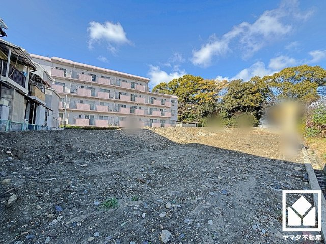 開発分譲地ですので区画の整った街並みです。同じ時期に生活をスタートするご家族が多いため、困ったときにも心強いですね。