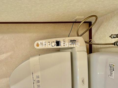 【ウォシュレット】清潔に使いたいお手洗いには最適な設備です。もちろんウォームレットも標準装備です。