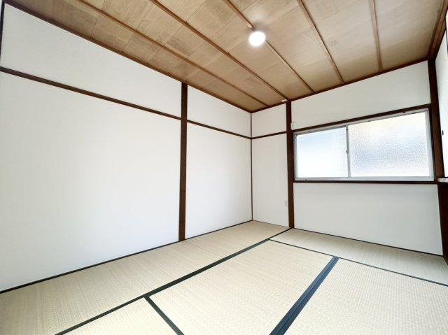2階和室　6帖　畳表替え済みで快適な室内♪