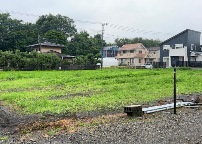 隣家の土地はどうなっているのか、生活利便施設が近くにあるのか、学校まで近いかなど、お客様のライフスタイルにあわせたイメージが重要です。また、近くにあると困る施設が近くにないかも確認するといいでしょう。