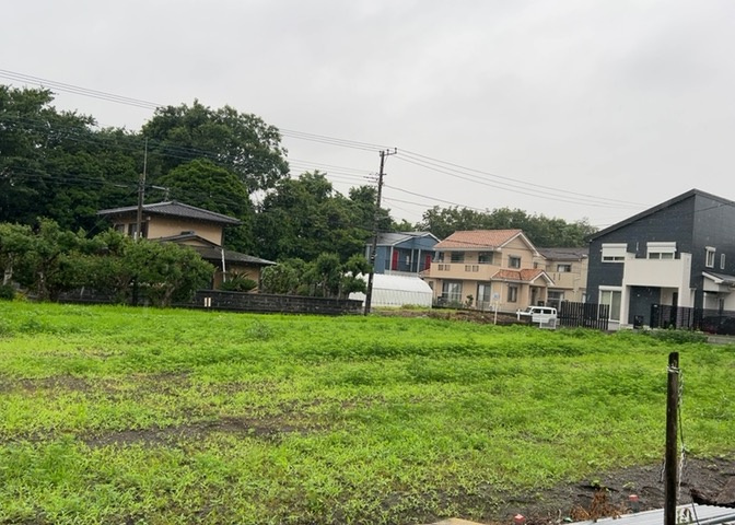人が暮らすうえで日光は大切な要素となります。日当たりの良さは譲れないポイントですね。併せて近くに大きな建築物の建築予定がないか、あるいはそれが可能な土地が近くにないか事前に確認することもお勧めします。