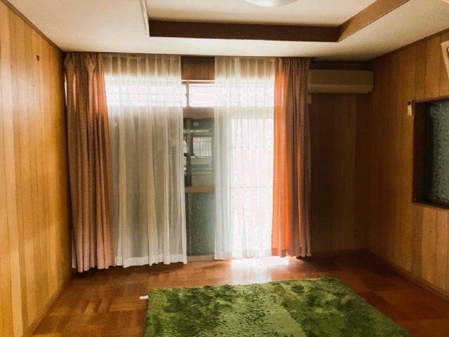 ゆったりした洋室です