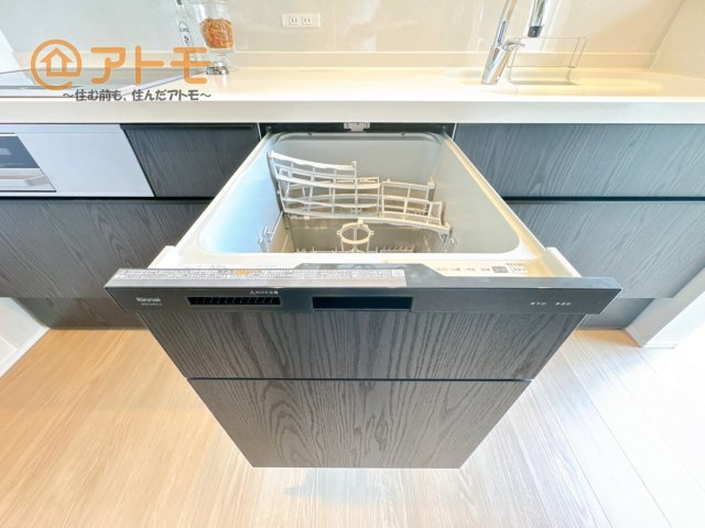 家事負担が軽減される便利な食洗器付♪