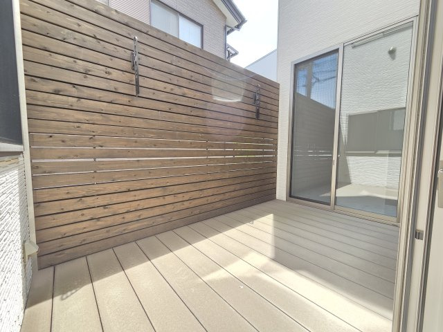 中庭には物干しも付いております。リラックスだけでなく洗濯物も干せちゃいます♪