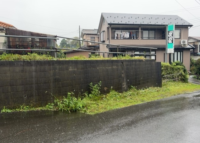 家を建てる前提で土地を探している場合、地盤の丈夫さは譲れない条件の一つです。地盤が脆弱だと追加工事が必要となります。また、過去に地盤沈下や液状化現象を起こした土地は、できるだけ避けた方がいいでしょう。