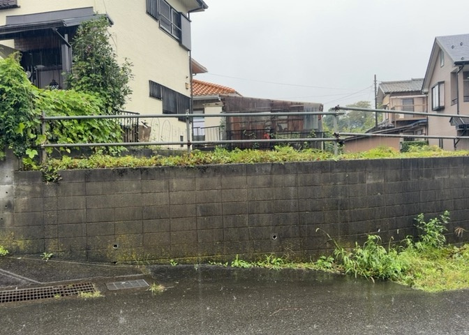 人が暮らすうえで日光は大切な要素となります。日当たりの良さは譲れないポイントですね。併せて近くに大きな建築物の建築予定がないか、あるいはそれが可能な土地が近くにないか事前に確認することもお勧めします。
