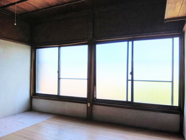 二階南側の窓からは光がたくさん入ります！