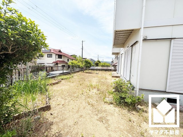 室内とつながる外空間が、日々の暮らしに彩りをもたらしてくれます。