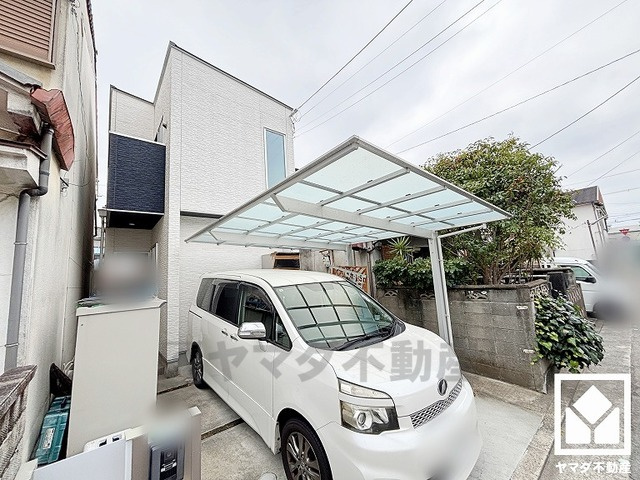 コミュニケーションがとりやすいリビング階段の住宅。移動の際にLDKを通る生活動線なので、ご家族と顔を合わせる機会が増えます。