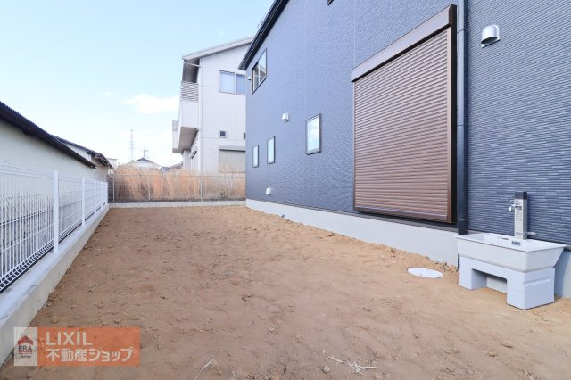 広々としたお庭空間で花や野菜、植物を育てることにより、暮らしのなかで四季を感じることができます。お好みでカスタマイズはいかがでしょうか。