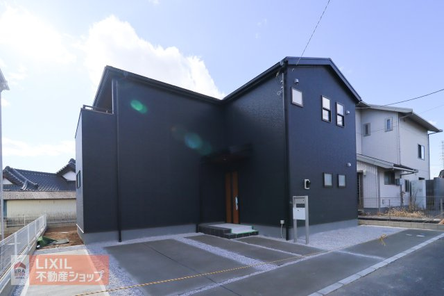 シンプルで無駄のない洗練されたデザインです。普遍的なスタイリッシュさで、長く住んでも飽きることがない外観が魅力です。