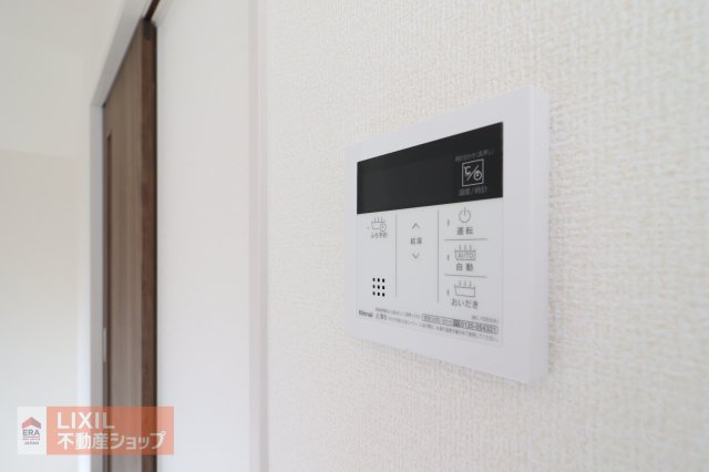 【温水設備】現地完成写真。給湯スイッチ付きで温度調整もラクラクです。