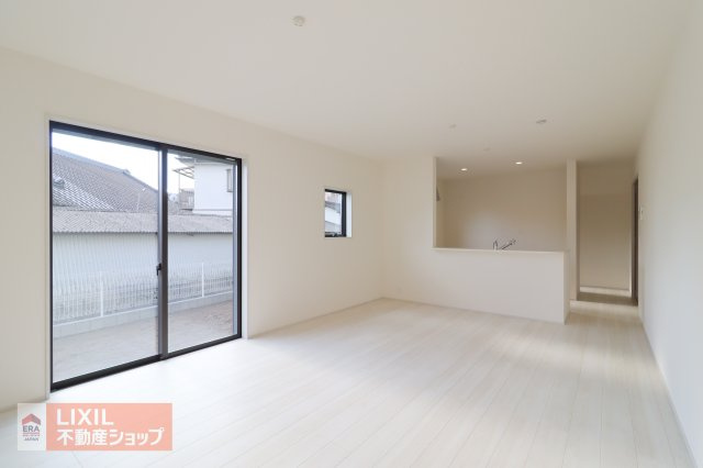 【ダイニング】現地完成写真。家族でくつろげるダイニングです。