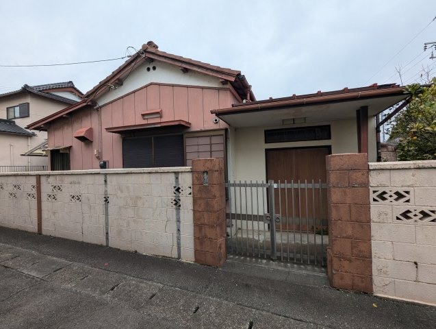現在上物がありますが、解体更地渡しとなります。　