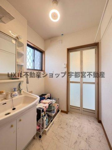 洗面脱衣所はゆったりとしたスペースで使いやすいです。