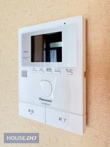 カラーの録画機能付きで、不在時の来訪者も確認可能。防犯上はもちろん、お届け物などの把握にも便利！