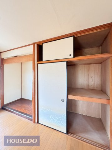 収納付きの居室は、荷物がスッキリと片付き、お部屋を広く使えます。