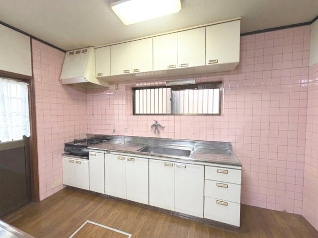 ※この写真は家具や荷物を消すCG加工をしております。