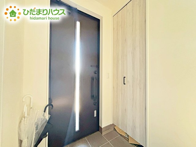 玄関がひろいので親子で並んで仲良く靴が履けますね(^^)/