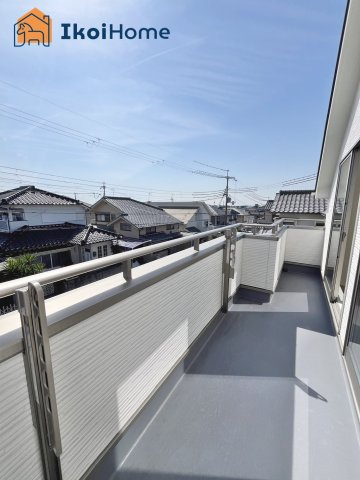◆同社施工例◆陽当り良好のバルコニーです♪バルコニー屋根は8万円～設置可能です。