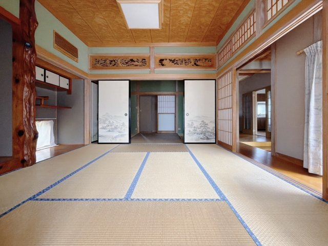 ■和室｜「続き間の和室」は、戸を開ければ大空間、閉じれば個室として活用できるのでお子様の遊び場や客間としても便利です♪