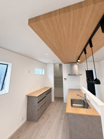 【東区有楽 新築戸建 3380万円のダイニングキッチン】
