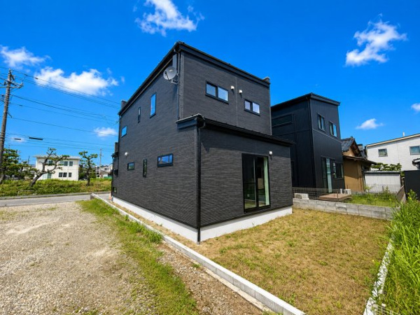 【東区有楽 新築戸建 3380万円の前面道路含む現地写真】