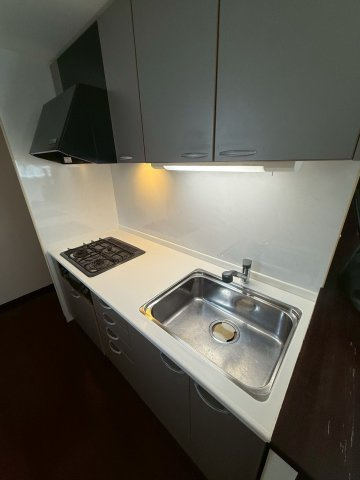 3口ガスコンロのシステムキッチンです。