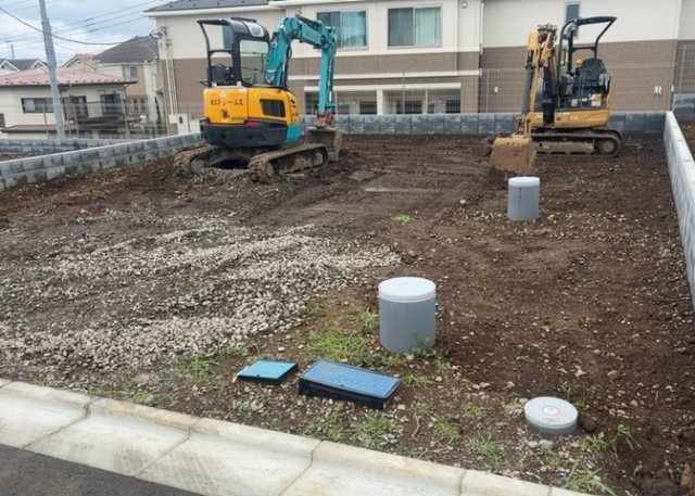 家を建てる前提で土地を探している場合、地盤の丈夫さは譲れない条件の一つです。地盤が脆弱だと追加工事が必要となります。また、過去に地盤沈下や液状化現象を起こした土地は、できるだけ避けた方がいいでしょう。