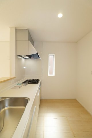 【須賀川市和田字立石　　　２号棟　　　須賀川第3小学校、須賀川第３中学区の居間】