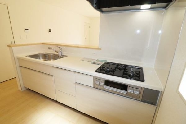 【須賀川市和田字立石　　　２号棟　　　須賀川第3小学校、須賀川第３中学区の居間】