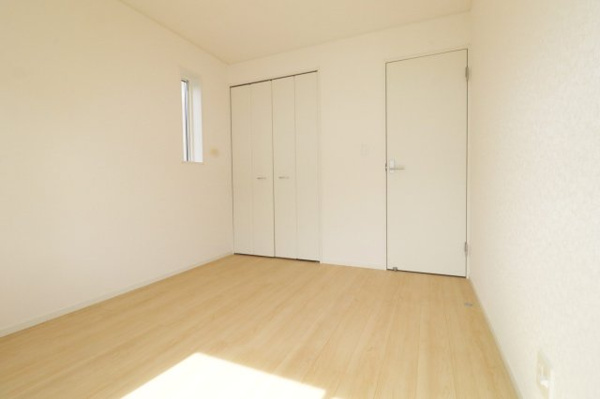 【須賀川市和田字立石　　　２号棟　　　須賀川第3小学校、須賀川第３中学区の洋室】