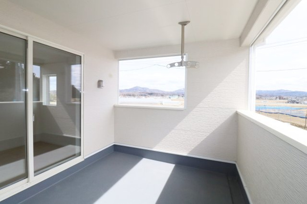 【須賀川市和田字立石　　　２号棟　　　須賀川第3小学校、須賀川第３中学区の洋室】