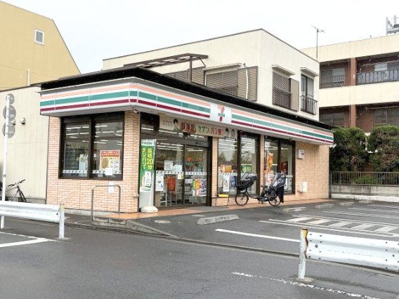 セブン-イレブン　足立西新井4丁目店　徒歩約4分