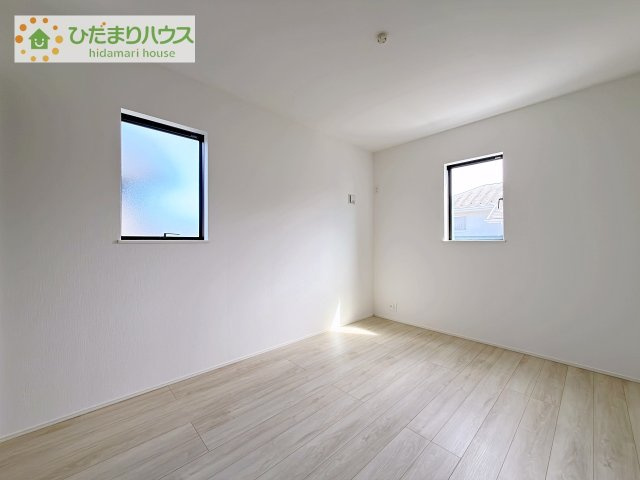 窓が多く、明るい空間を演出してくれます(*^^*)