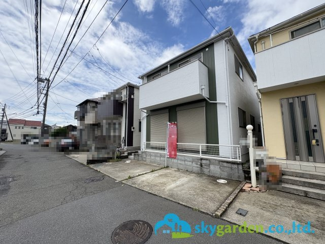 前面道路含む現地写真です