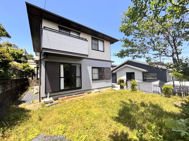 敷地の広い物件が多い南陽台エリアの中でも非常にゆとりのあるお庭です