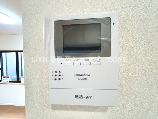 「見える安心」をカタチにしました。誰が来てもわかる様にモニター付きインターホン！
