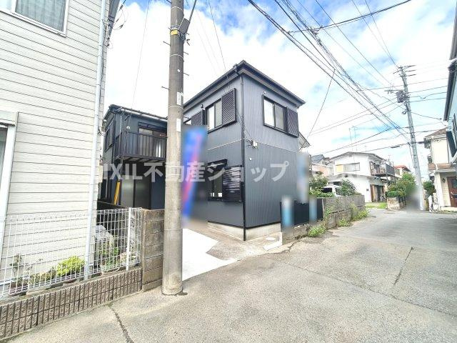 スーパーやドラッグストアなどの買い物施設が近くにあり、生活便利な立地になります！