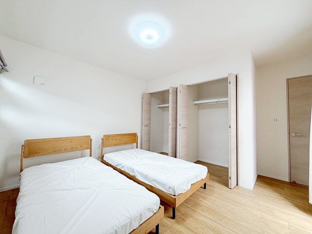 ◆柔らかい陽光が差し込む明るいお部屋を演出する設計。彩光の取れる窓が気持ちの良いお部屋を創り上げます。